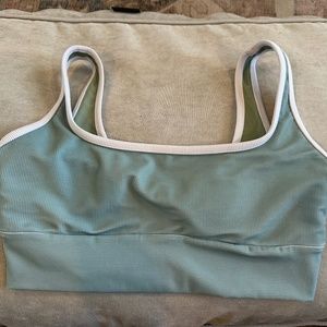 Lainsnow eucalyptus top